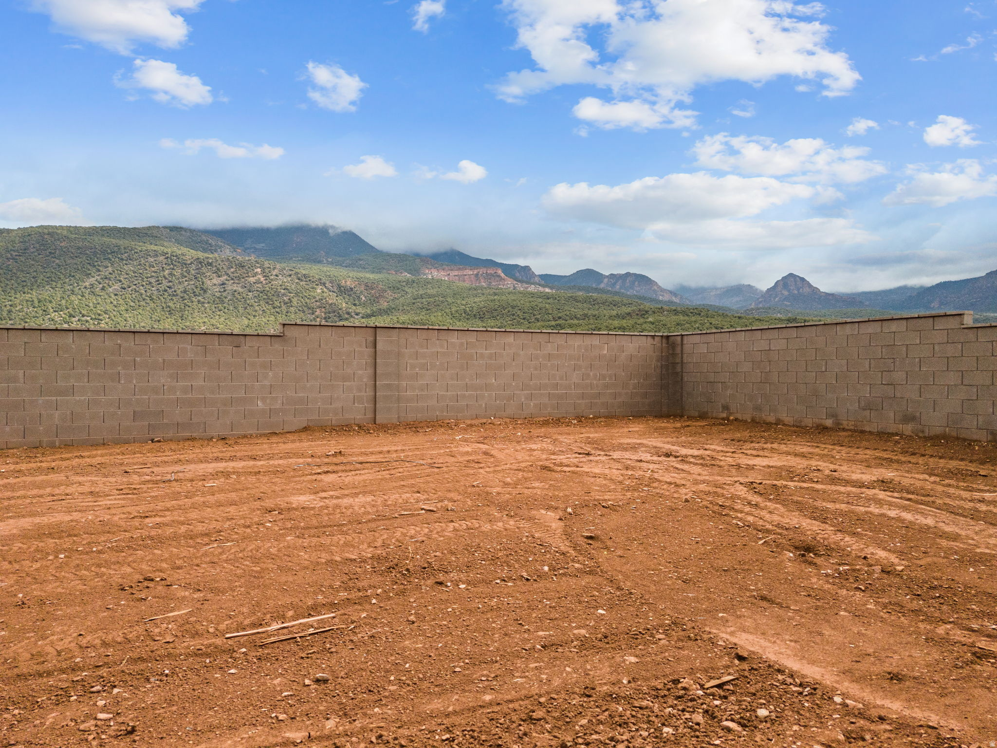 TRAILS AT SHURTZ CANYON - Residential