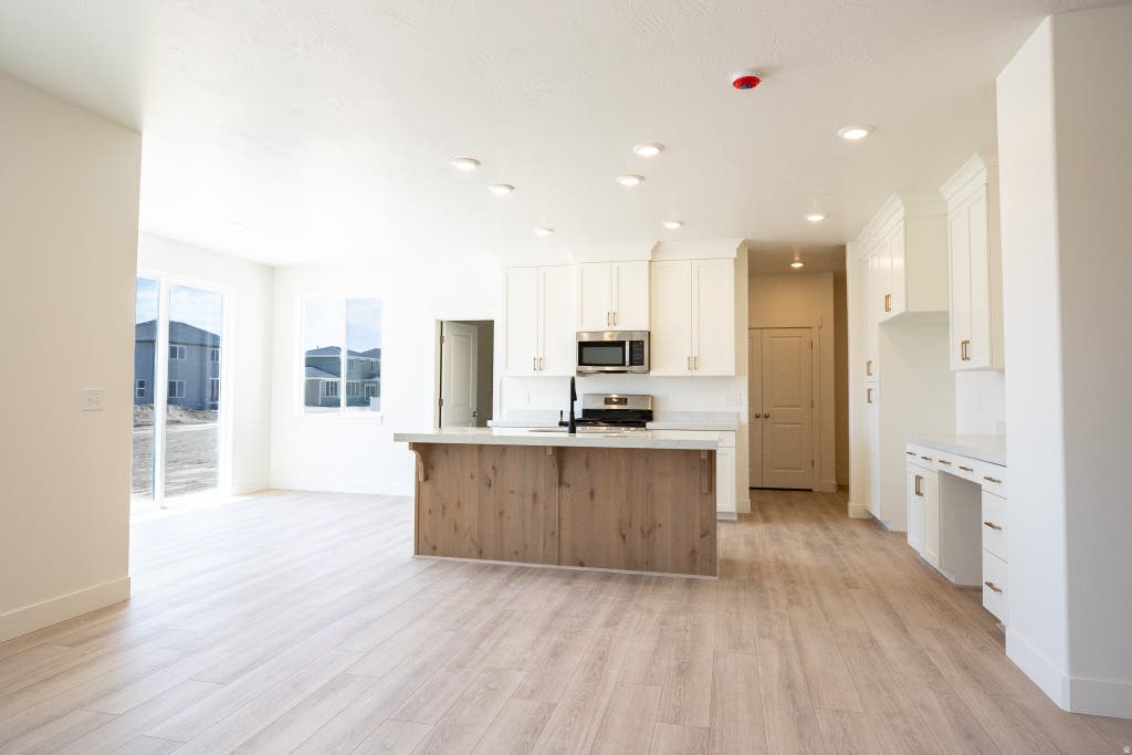 Photo of 2054 E HARLEQUIN AVENUE LOT Ave #4249, Eagle Mountain, UT 84005 (MLS # 2175534)