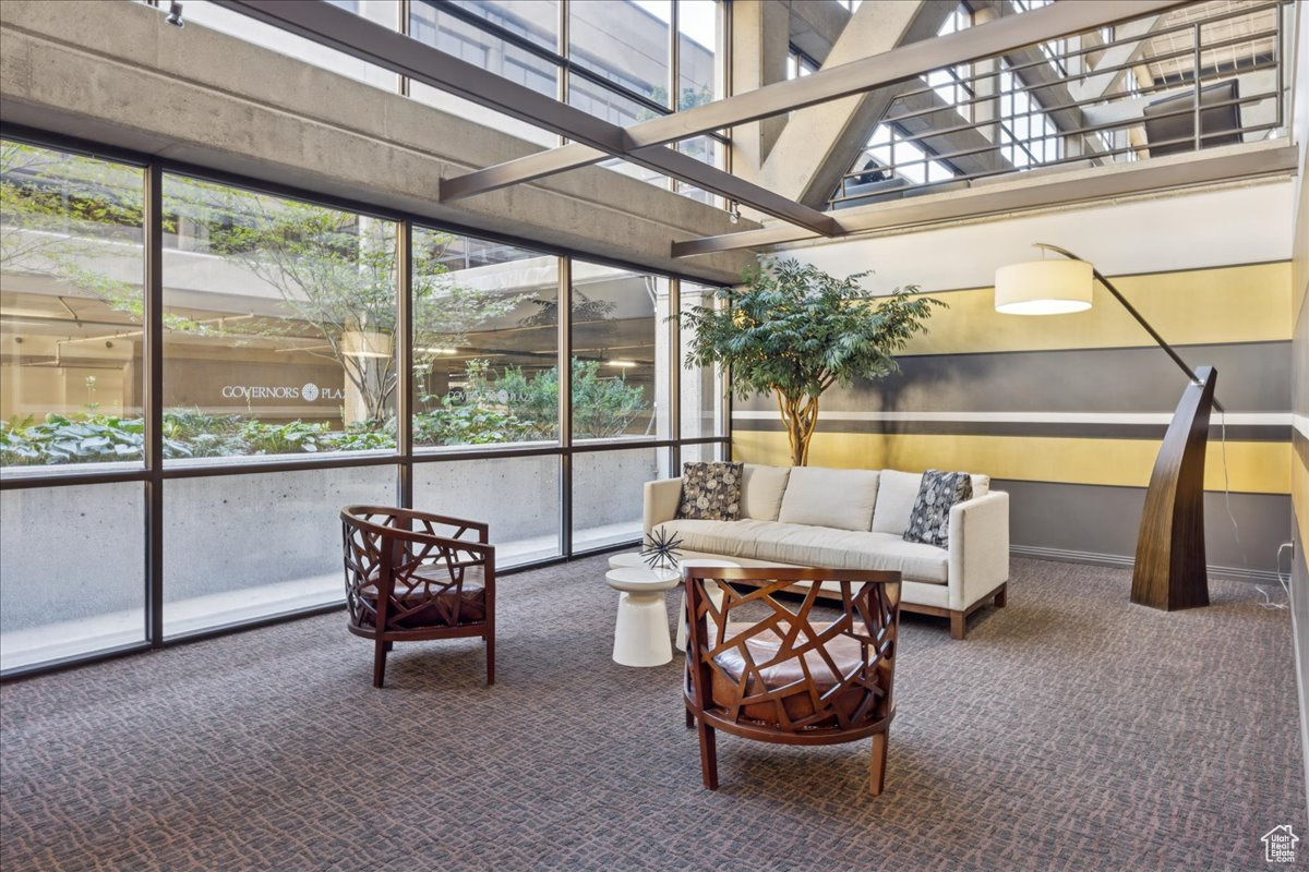 GOVENOR'S PLAZA - Residential