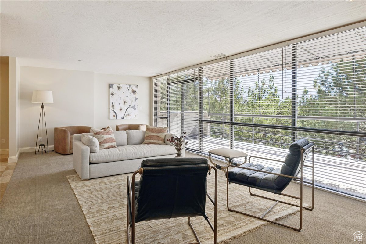GOVENOR'S PLAZA - Residential