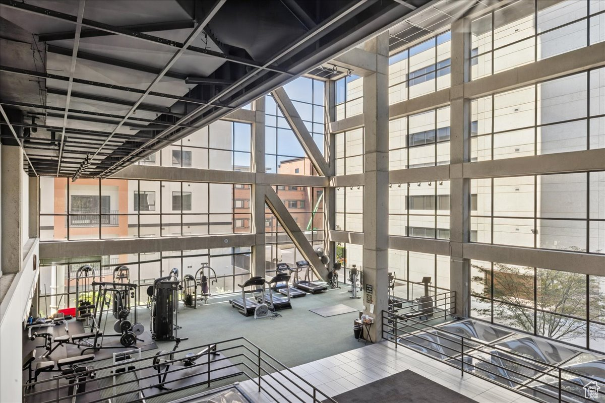 GOVENOR'S PLAZA - Residential