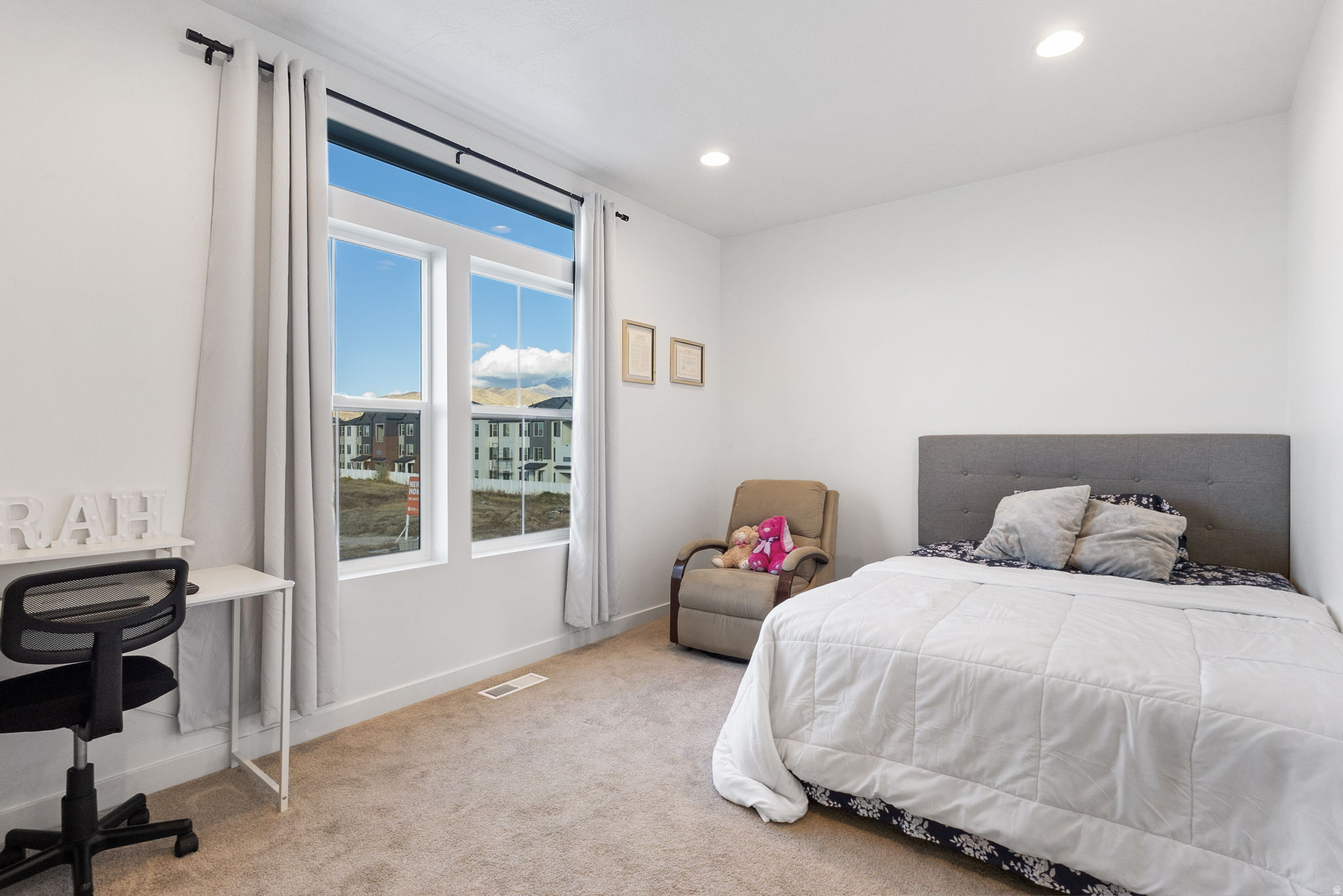 JORDAN WALK TOWNS SUBDIVISION PHASE 1 - Residential