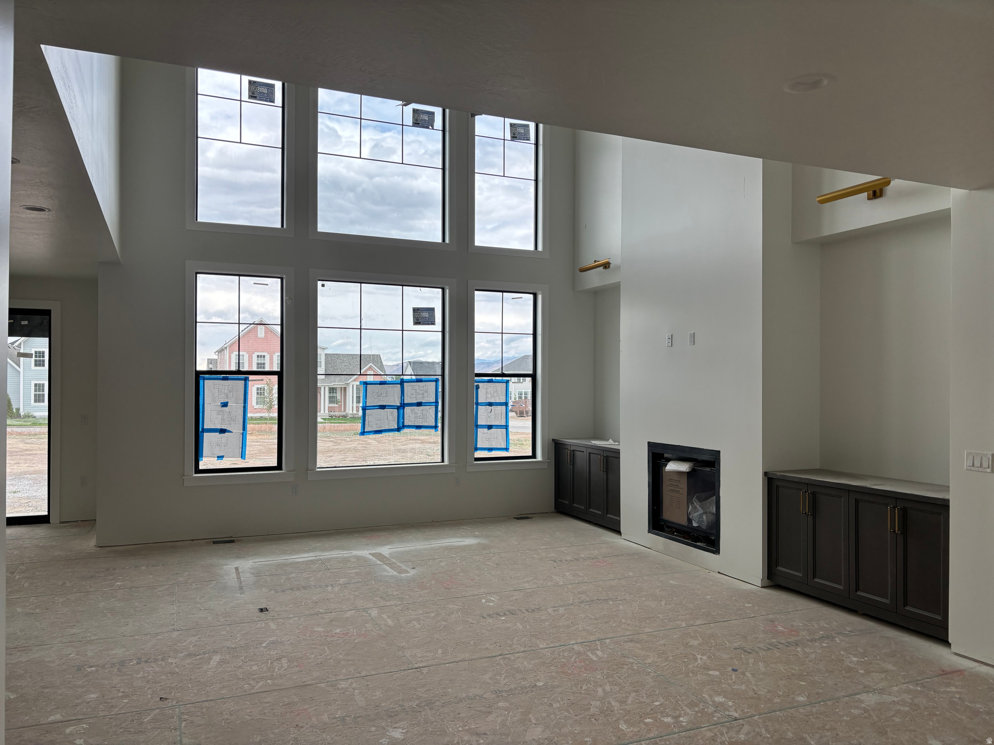 BEACON POINTE - Residential