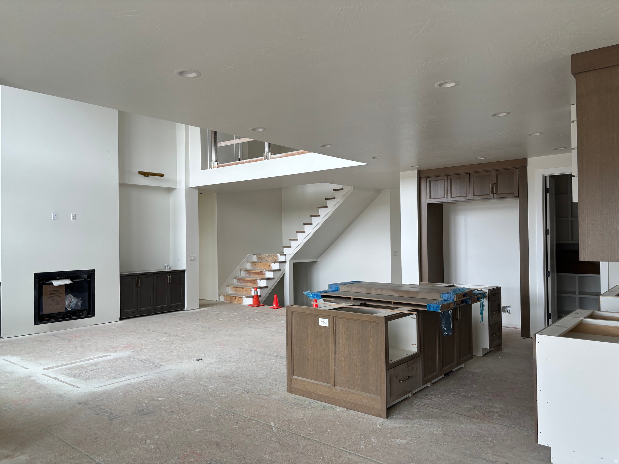 BEACON POINTE - Residential