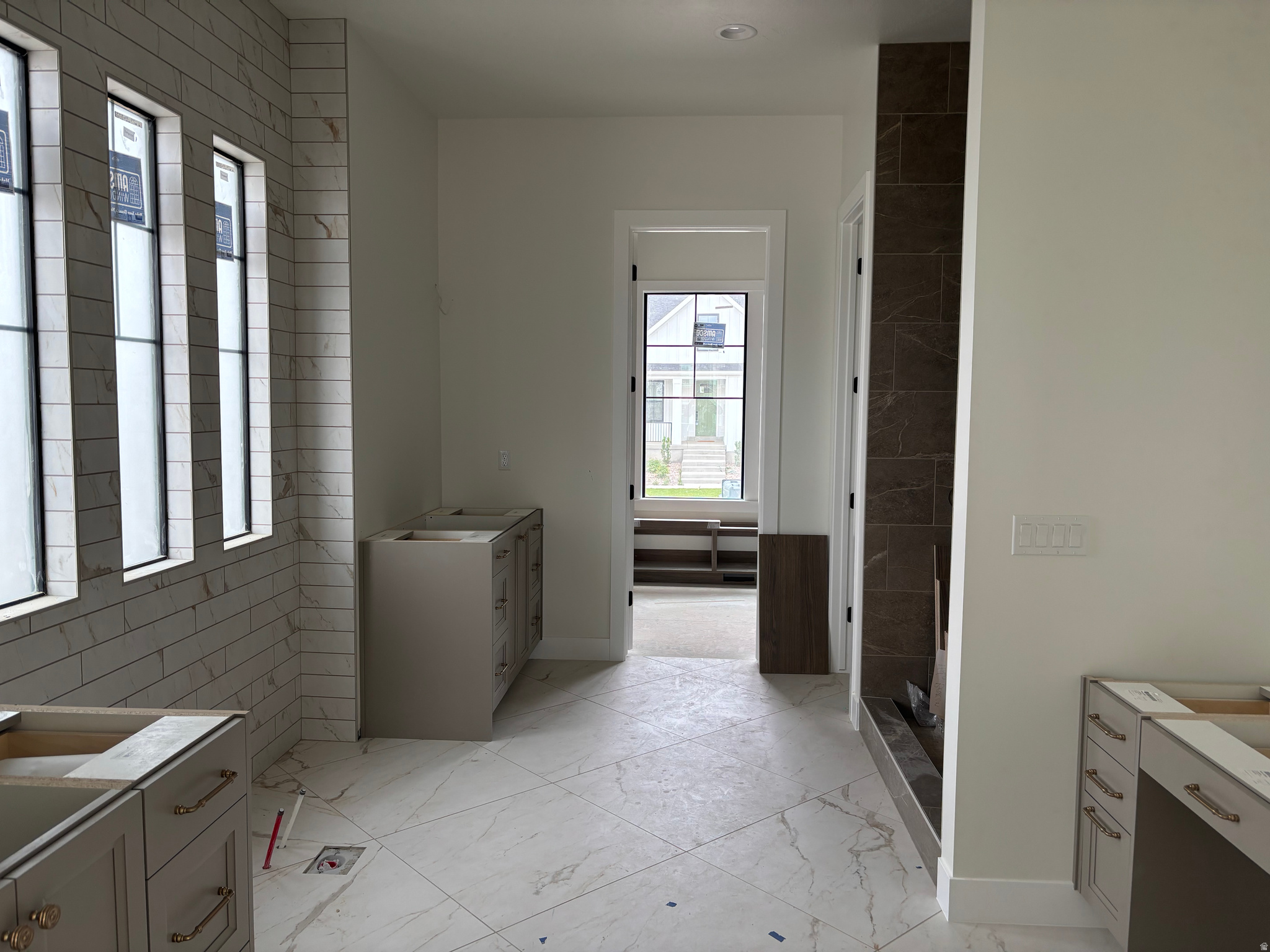 BEACON POINTE - Residential