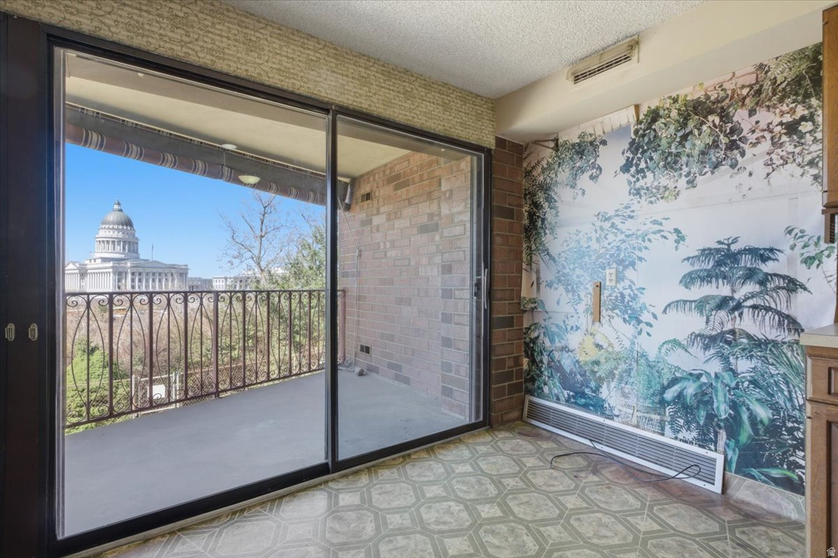 TOWER HILL CONDOMINIUM - Residential