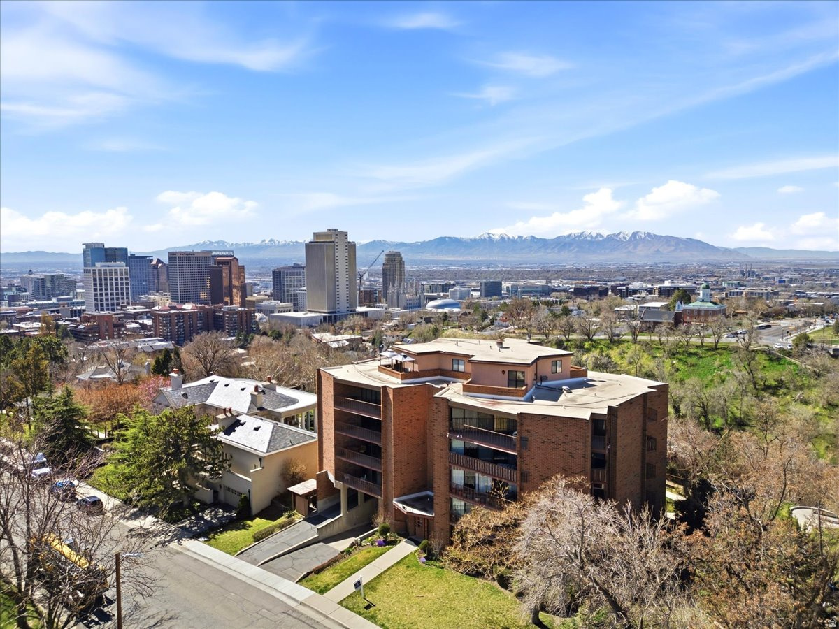 TOWER HILL CONDOMINIUM - Residential