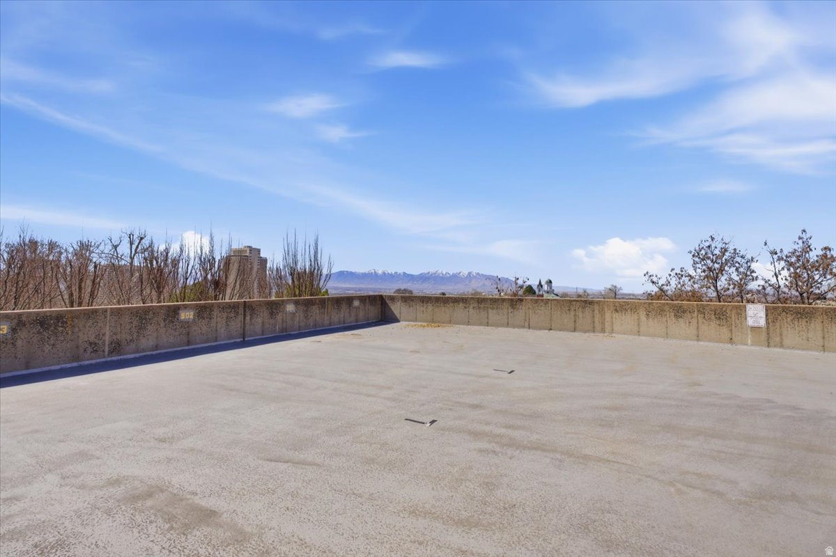 TOWER HILL CONDOMINIUM - Residential