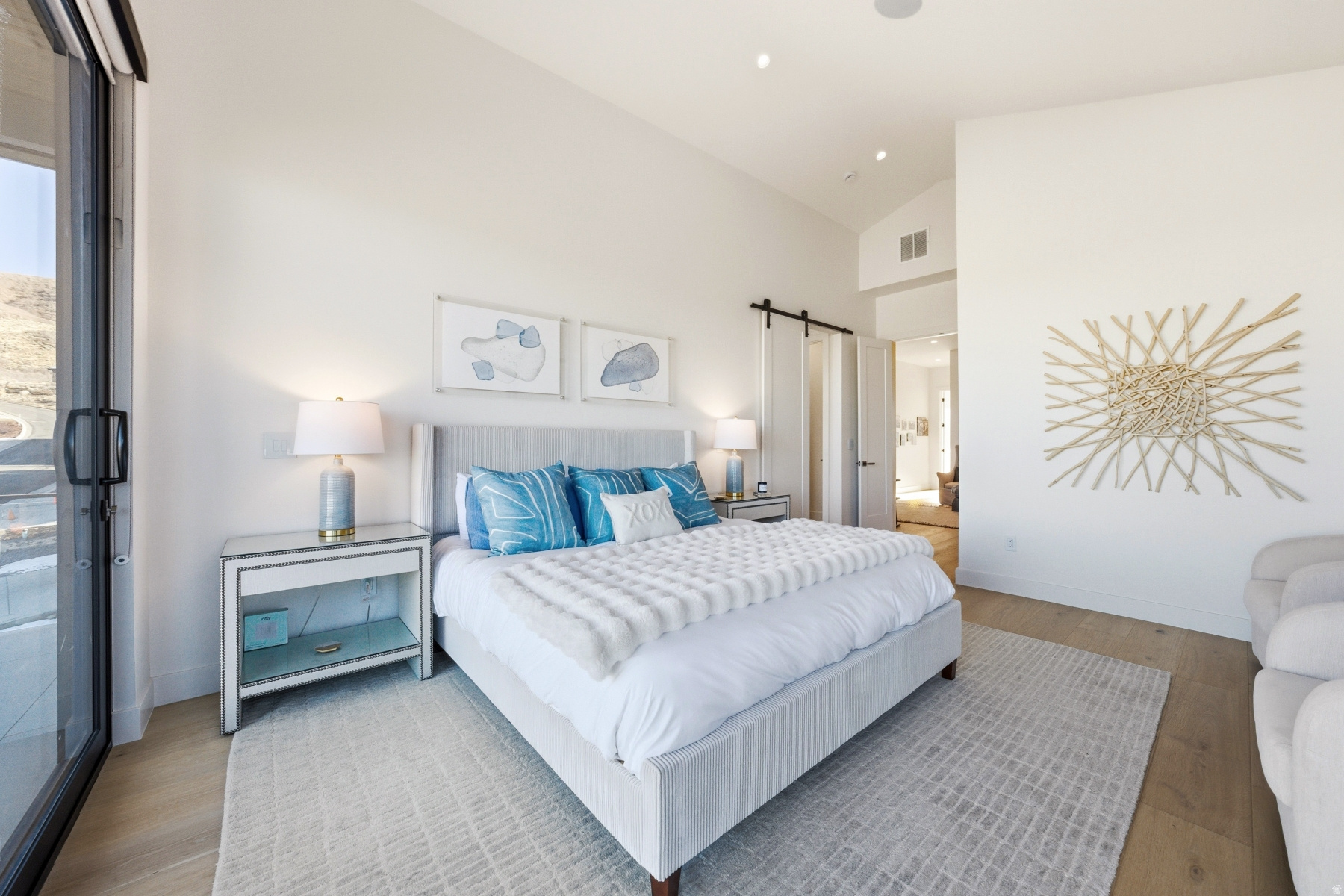 SOARING HAWK - Residential