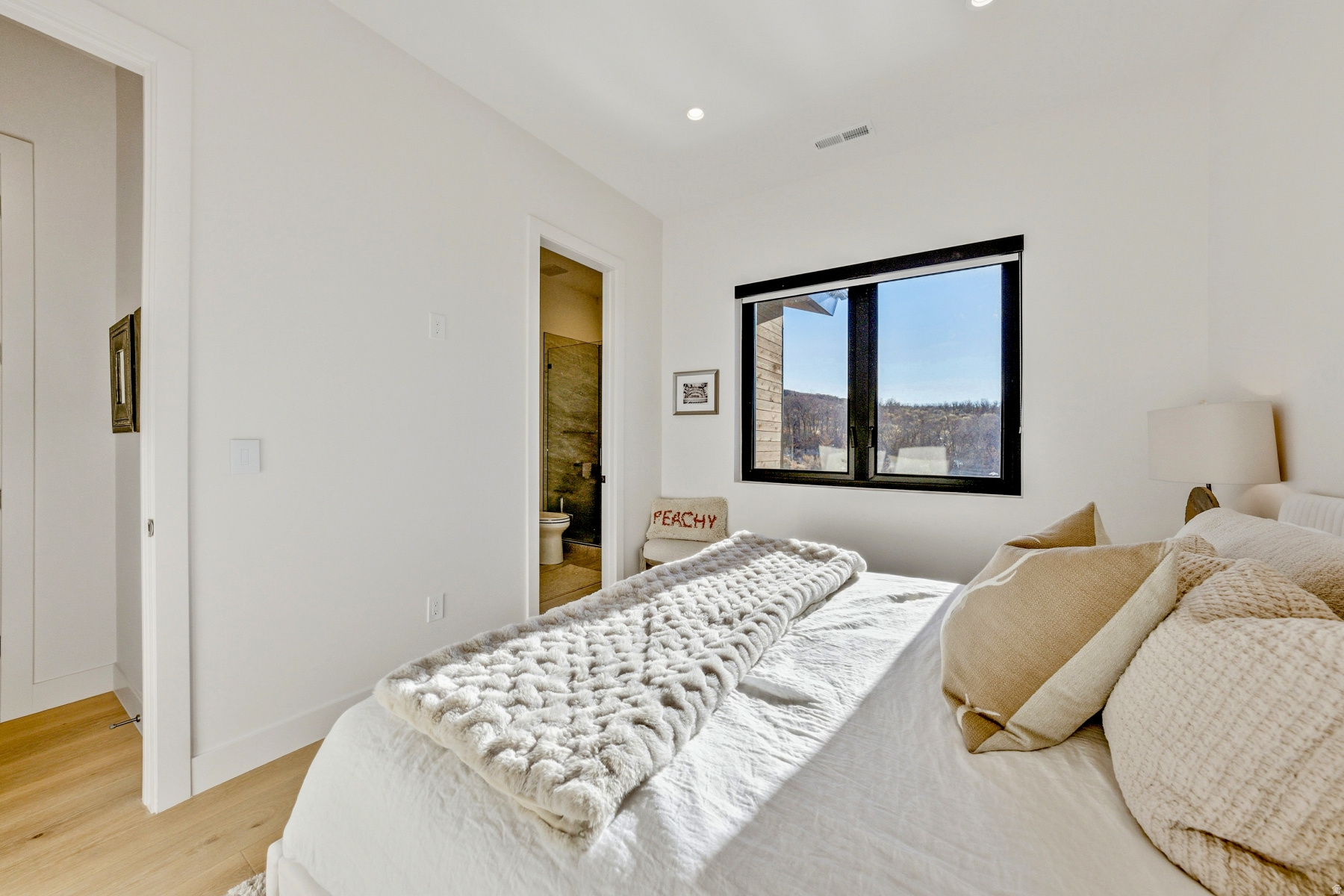 SOARING HAWK - Residential