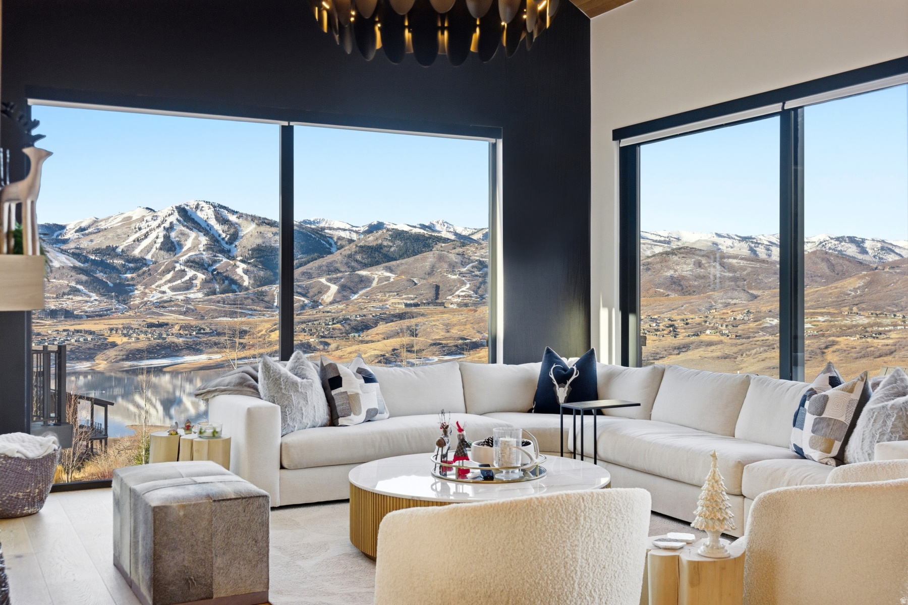 SOARING HAWK - Residential