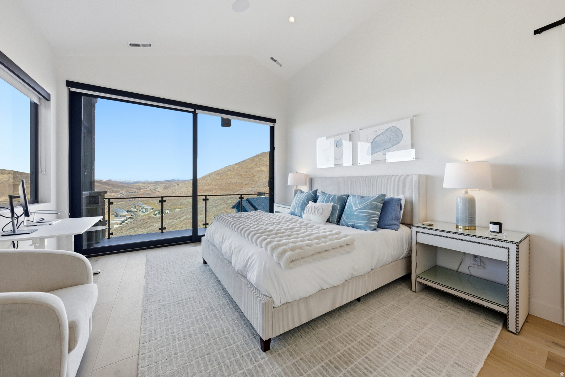 SOARING HAWK - Residential