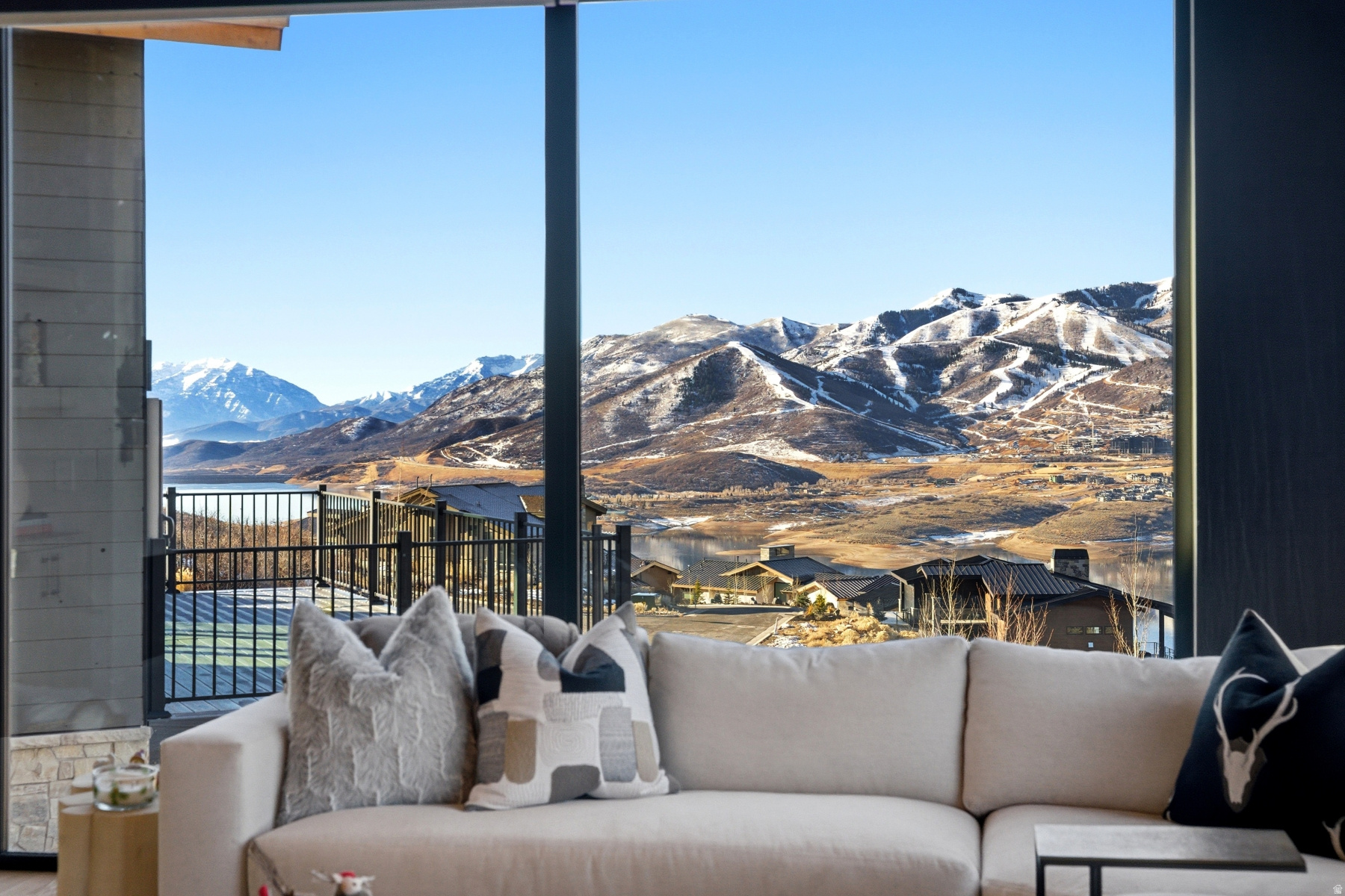 SOARING HAWK - Residential