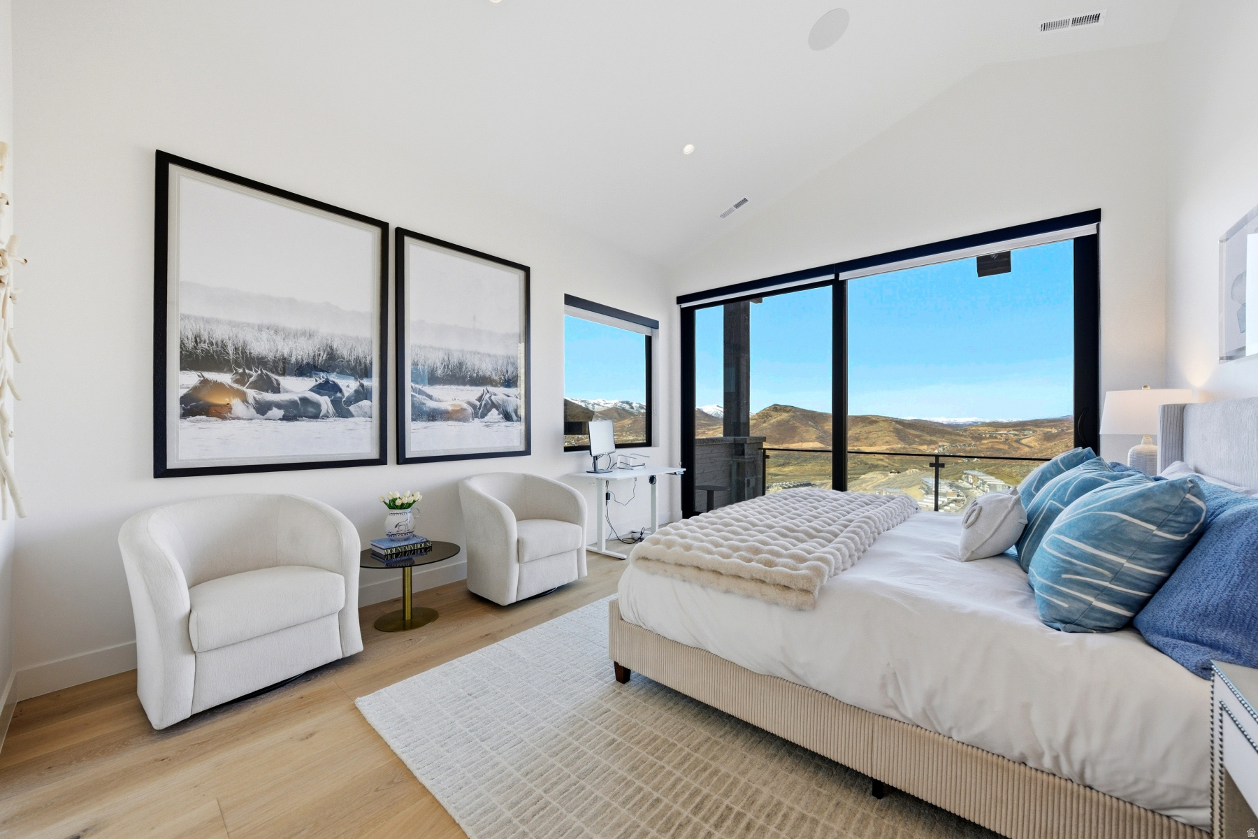 SOARING HAWK - Residential