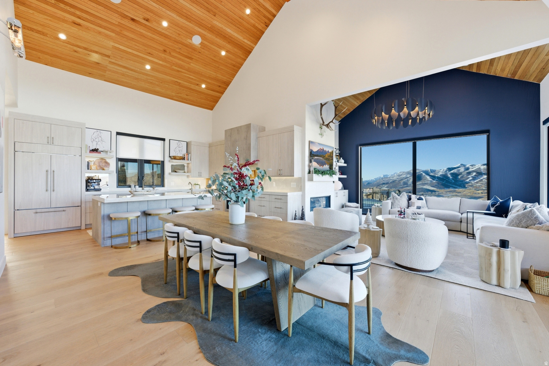 SOARING HAWK - Residential