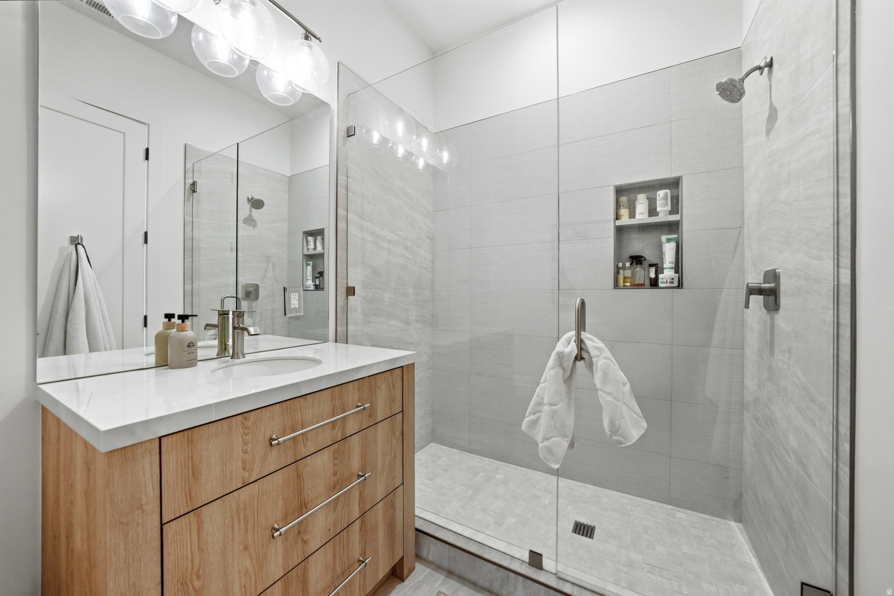 SOARING HAWK - Residential