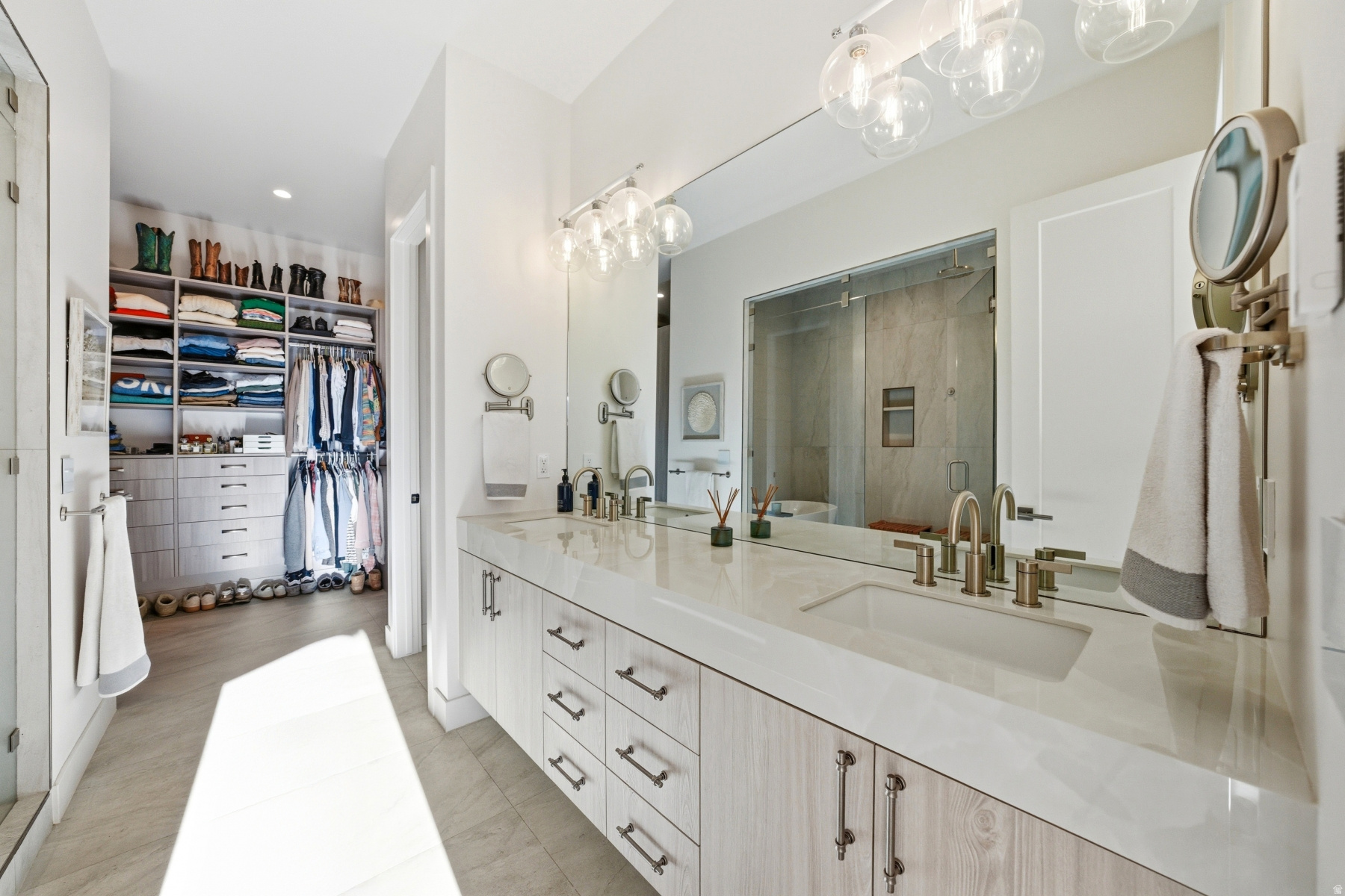 SOARING HAWK - Residential