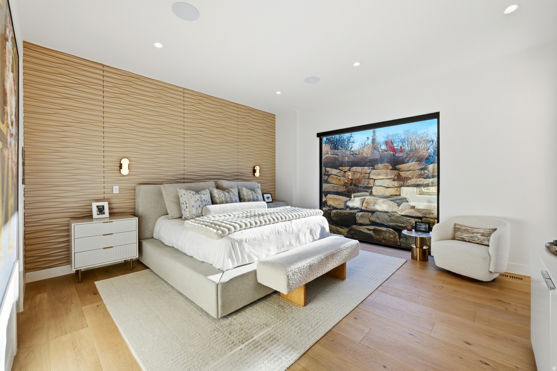 SOARING HAWK - Residential