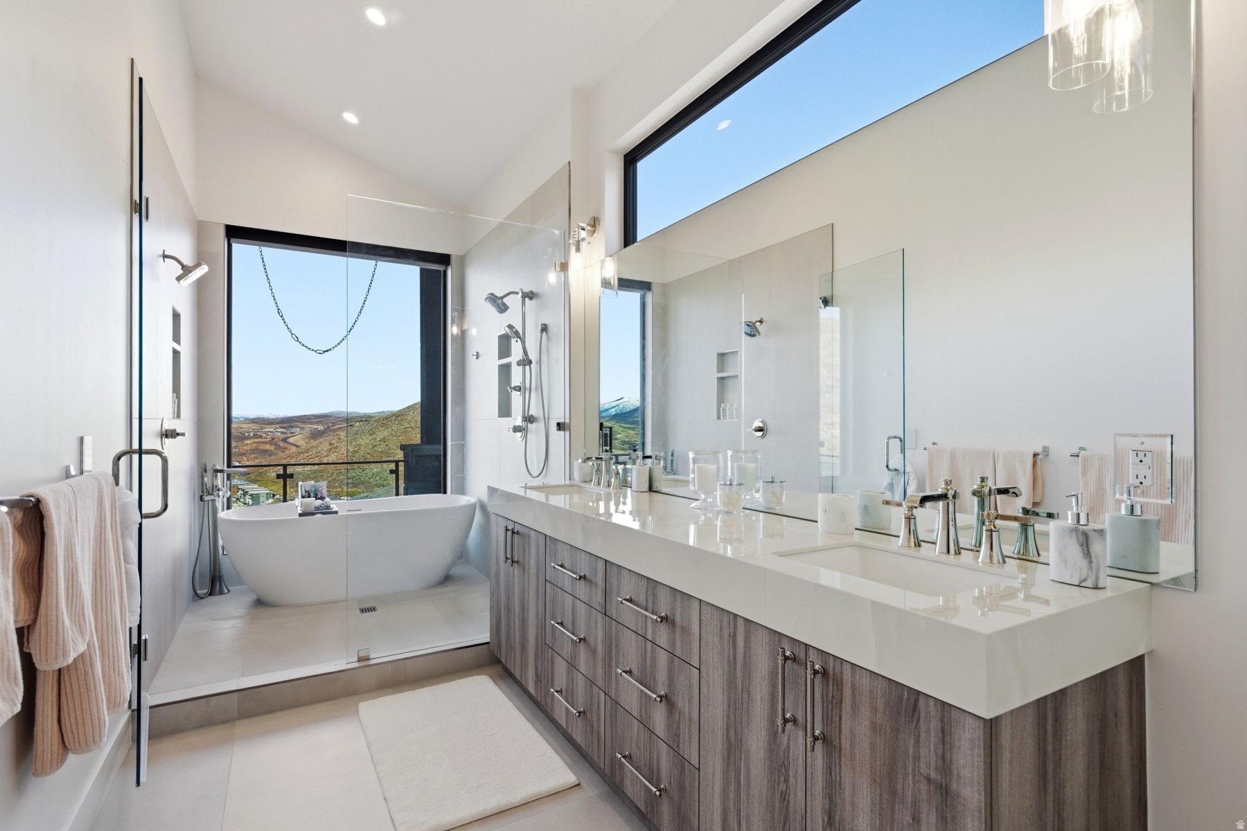 SOARING HAWK - Residential