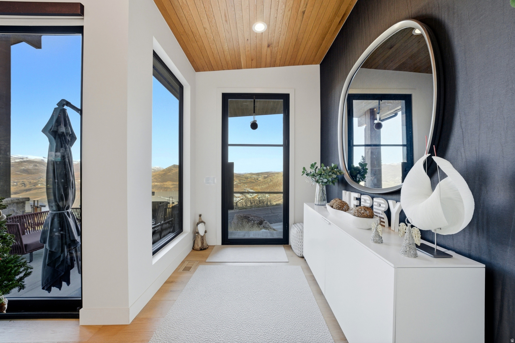 SOARING HAWK - Residential