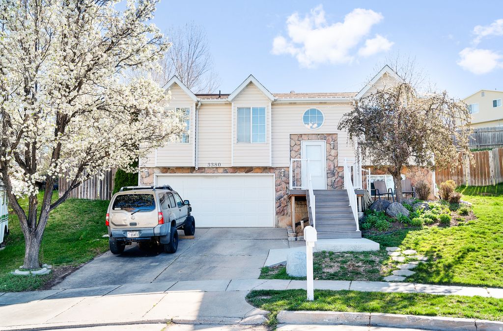 Photo of 3380 N 925 E, Layton, UT 84040 (MLS # 2146137)