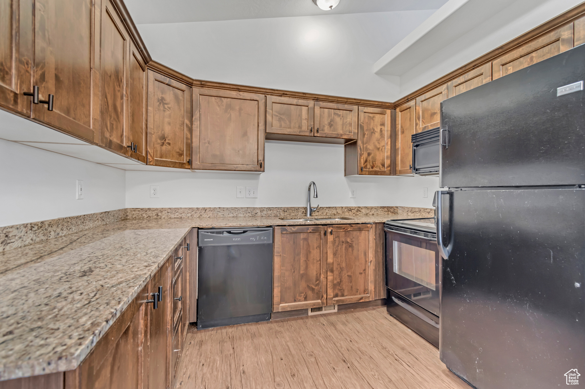 EAGLE POINT TOWNHOMES - Residential
