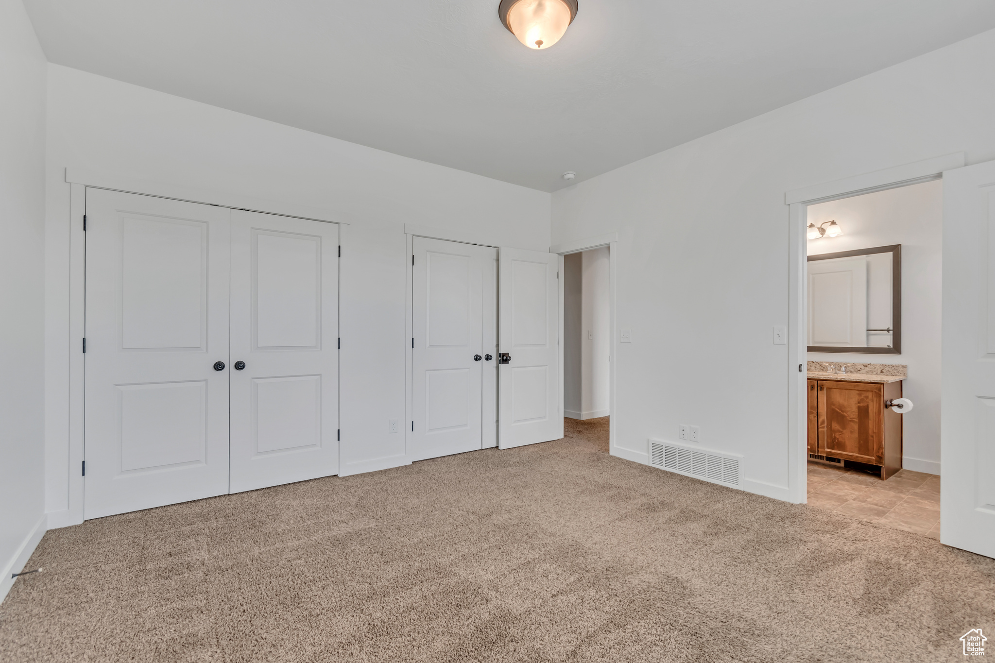 EAGLE POINT TOWNHOMES - Residential