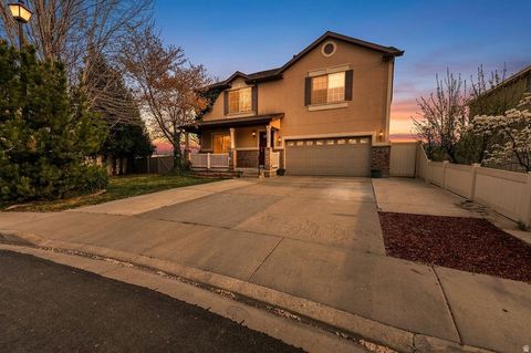 Photo of 3039 W 560 S, Lehi, UT 84043 (MLS # 2149522)