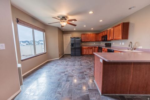 Tiny photo for 3039 W 560 S, Lehi, UT 84043 (MLS # 2149522)