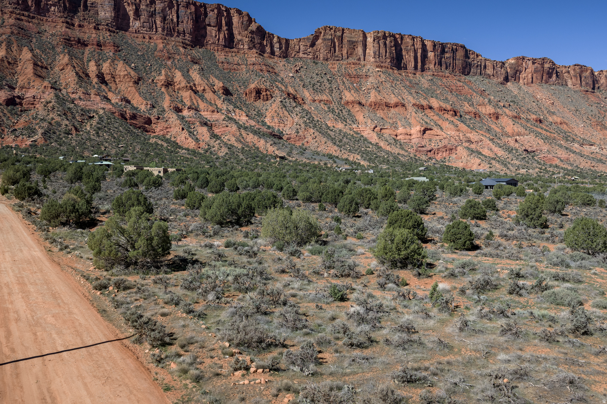 CASTLE VALLEY RIVER RANCHOS - Land