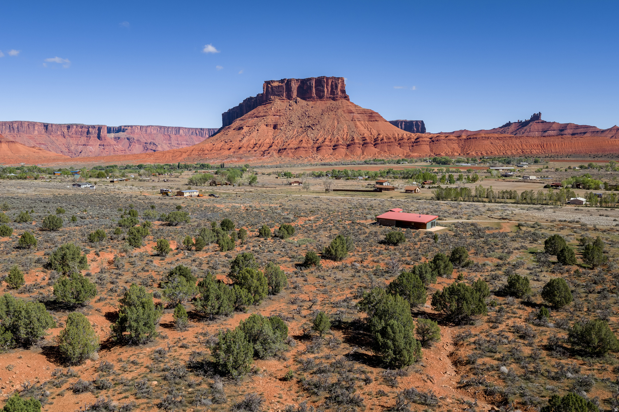CASTLE VALLEY RIVER RANCHOS - Land