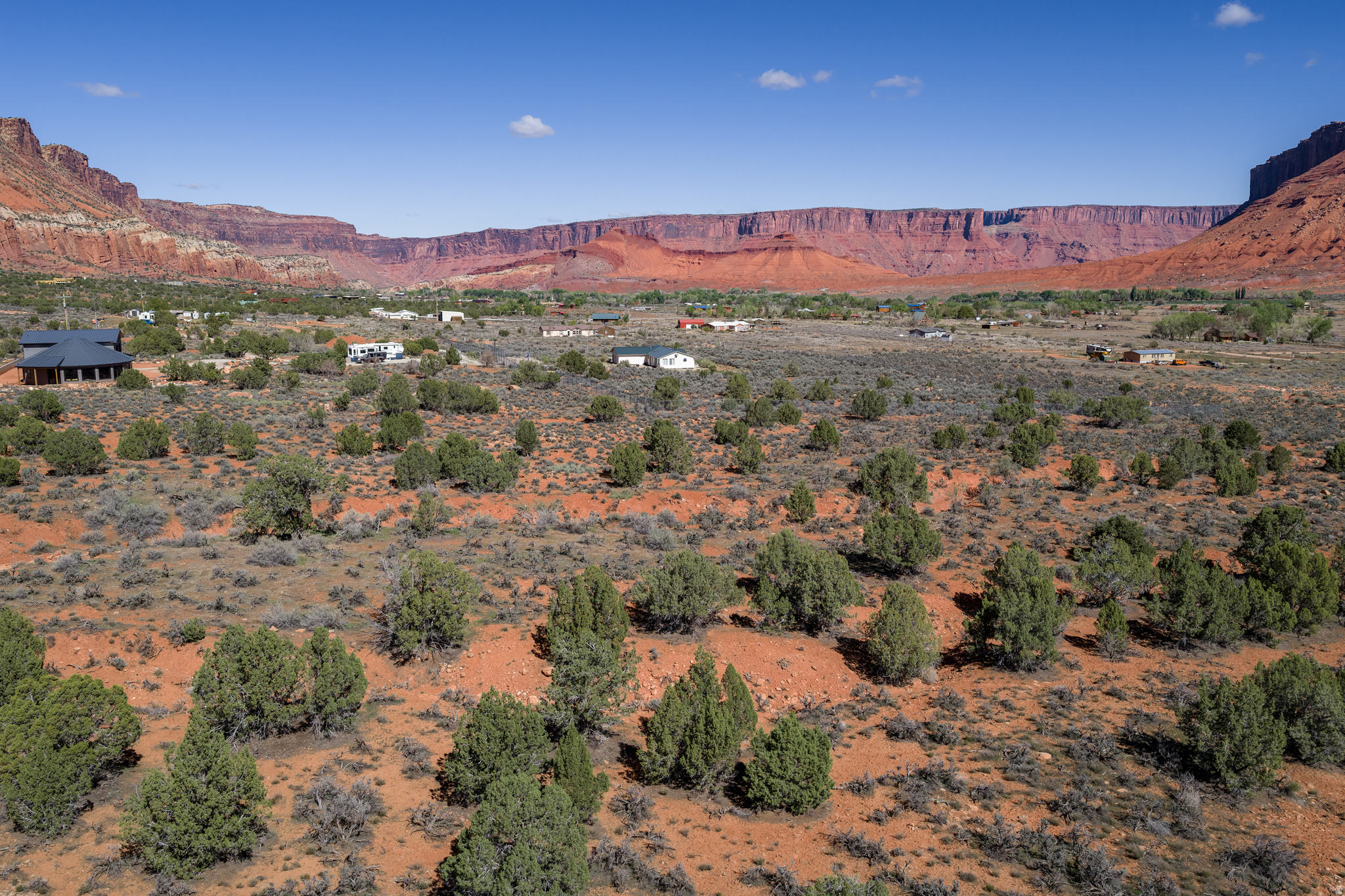 CASTLE VALLEY RIVER RANCHOS - Land
