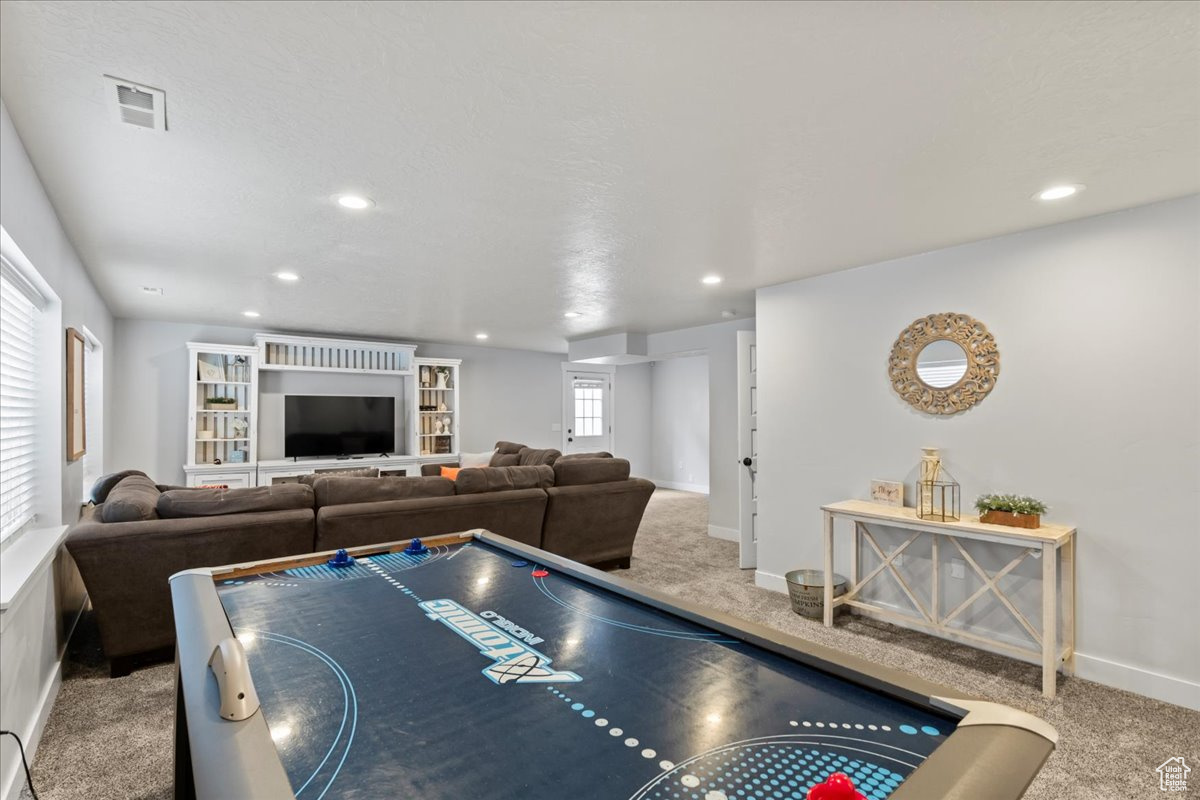 THE BENCHES - Residential