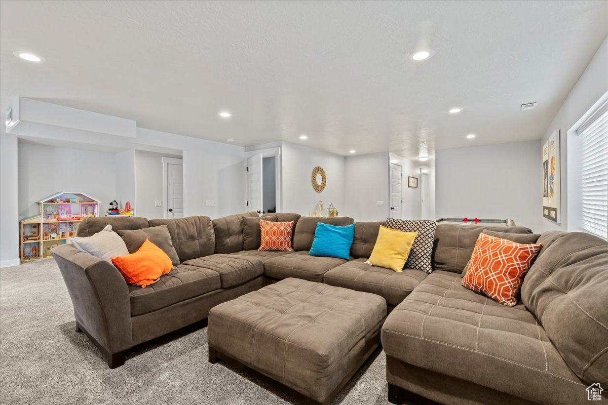 THE BENCHES - Residential