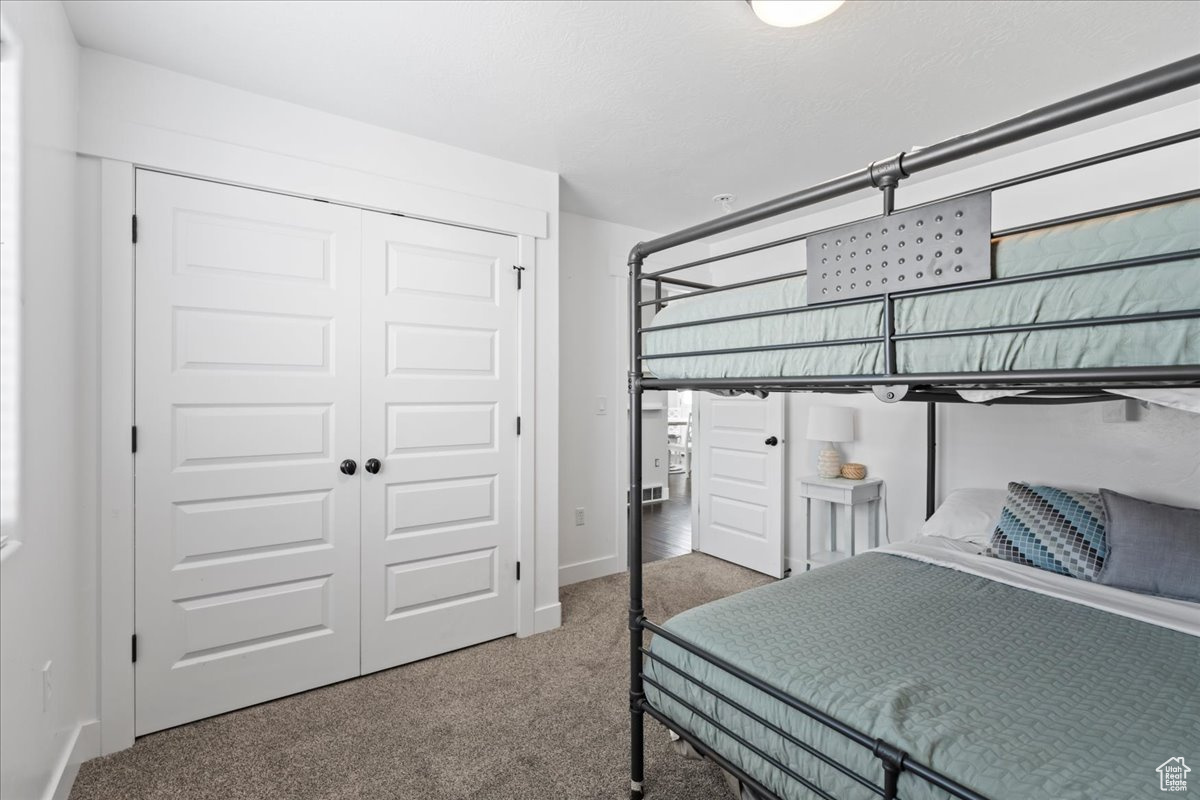 THE BENCHES - Residential