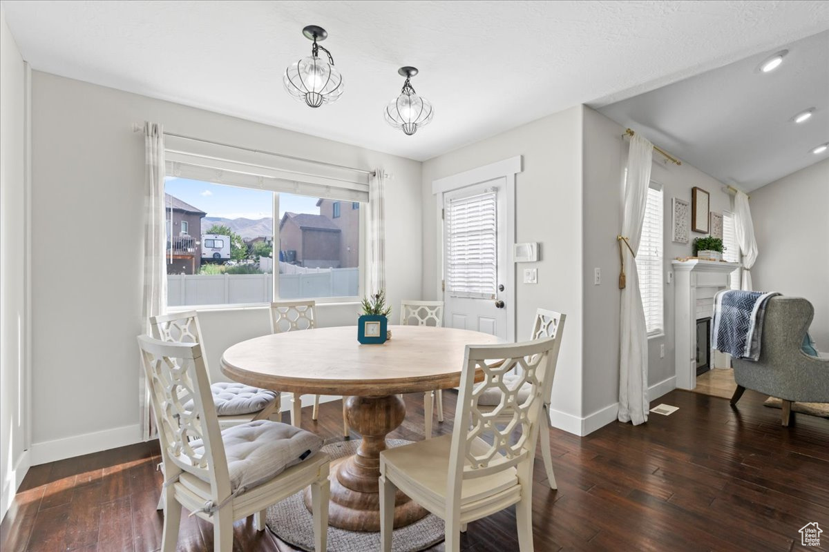 THE BENCHES - Residential