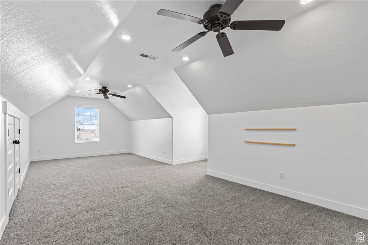 THE BENCHES - Residential