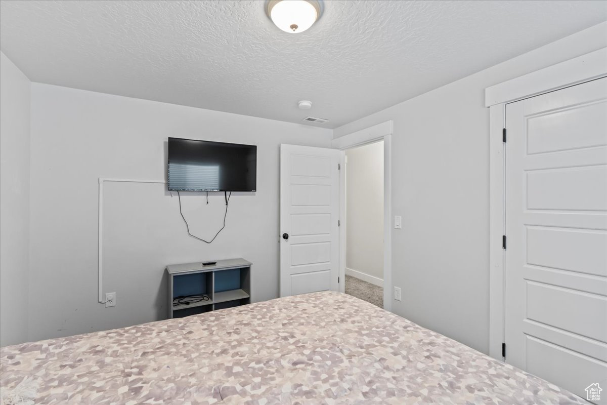 THE BENCHES - Residential