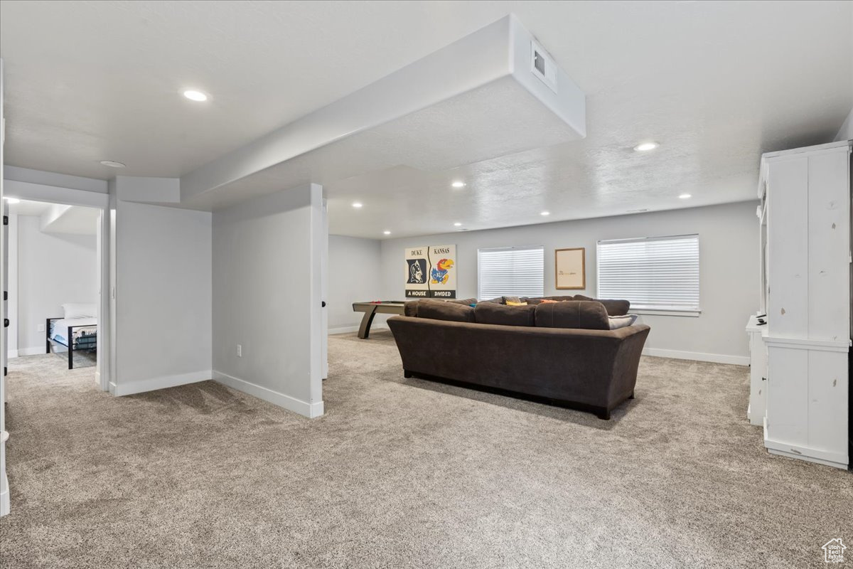 THE BENCHES - Residential