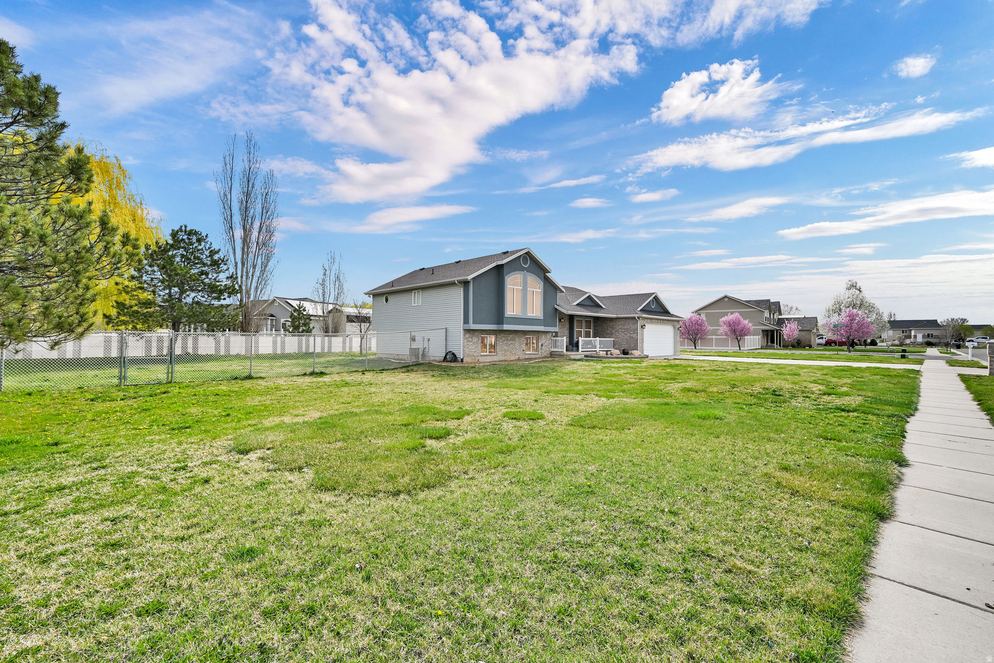 POPLAR ESTATES - Residential