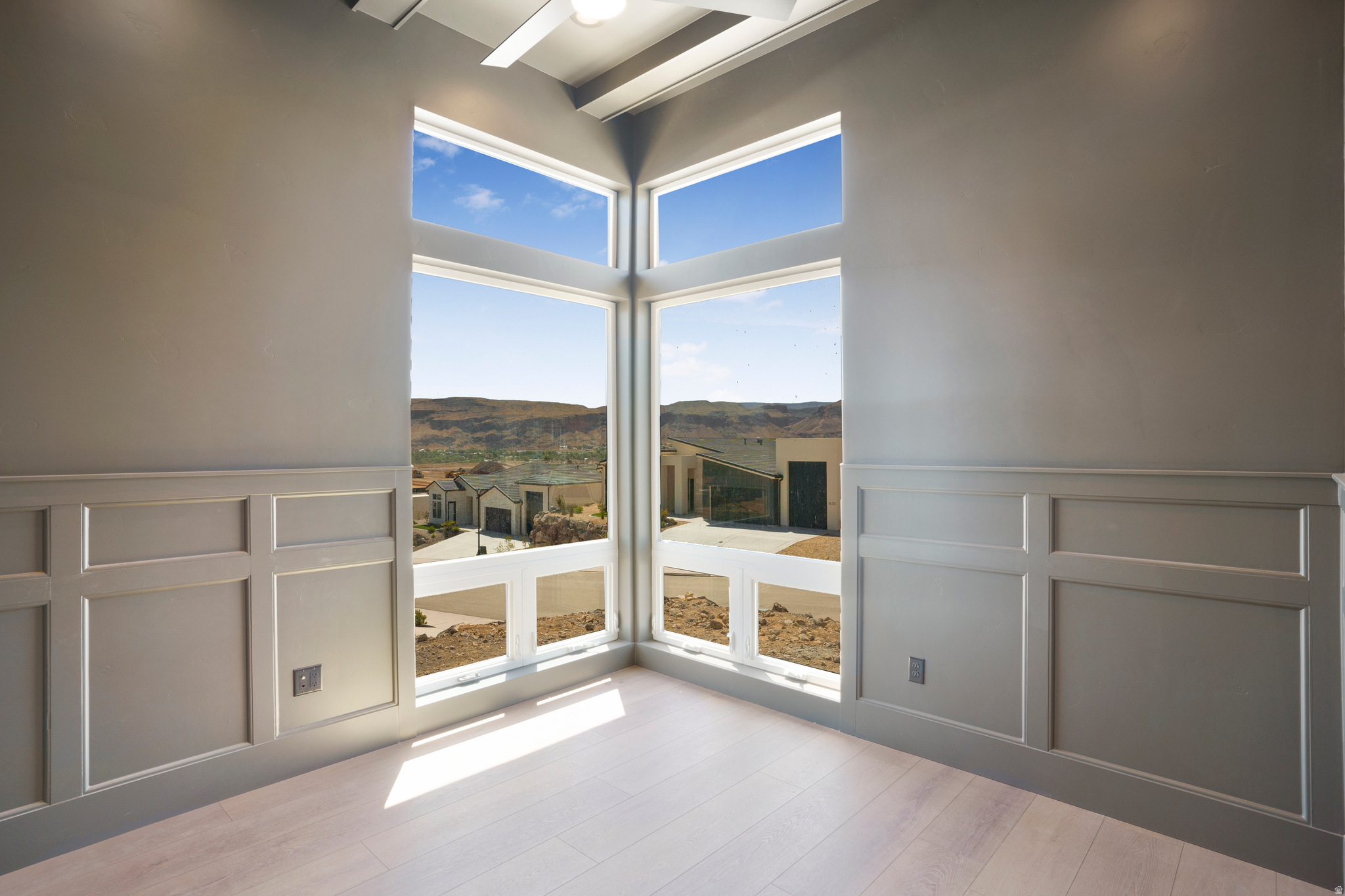 SCENIC POINT - Residential