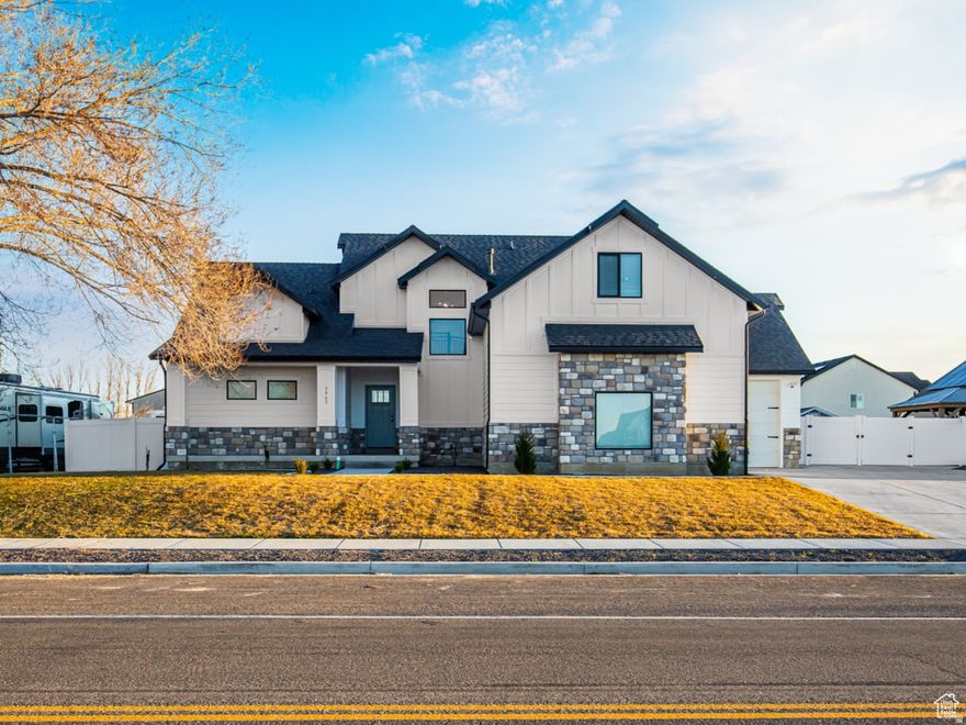 The list price is not indicative of seller's final reserve amount. This property is part of an online bidding event; all offers must be submitted through the designated auction platform. Inspections of this property and contact with occupants are strictly prohibited. Property is sold as is and no for sale sign allowed.