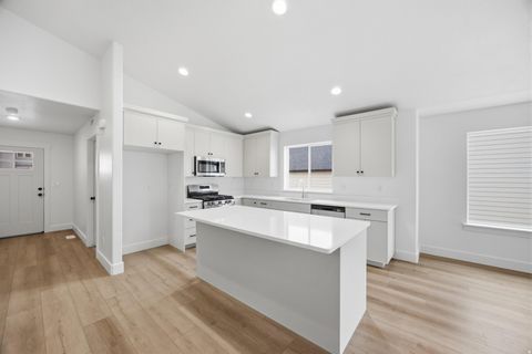 Tiny photo for 129 S 940 E, Santaquin, UT 84655 (MLS # 2144707)