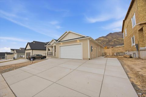 Tiny photo for 129 S 940 E, Santaquin, UT 84655 (MLS # 2144707)
