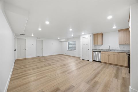 Tiny photo for 129 S 940 E, Santaquin, UT 84655 (MLS # 2144707)