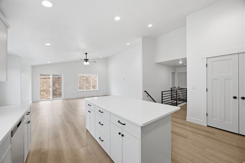 Tiny photo for 129 S 940 E, Santaquin, UT 84655 (MLS # 2144707)