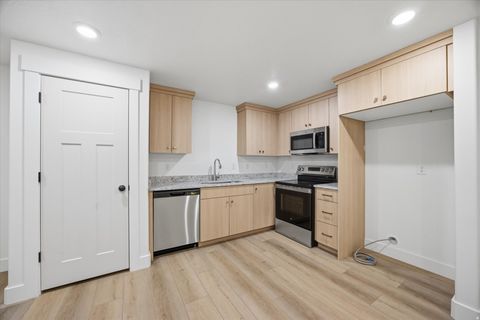 Tiny photo for 129 S 940 E, Santaquin, UT 84655 (MLS # 2144707)