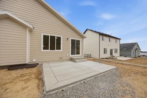 Tiny photo for 129 S 940 E, Santaquin, UT 84655 (MLS # 2144707)