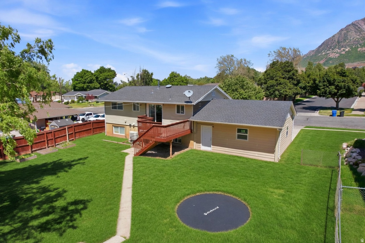 NORTHRIDGE - Residential