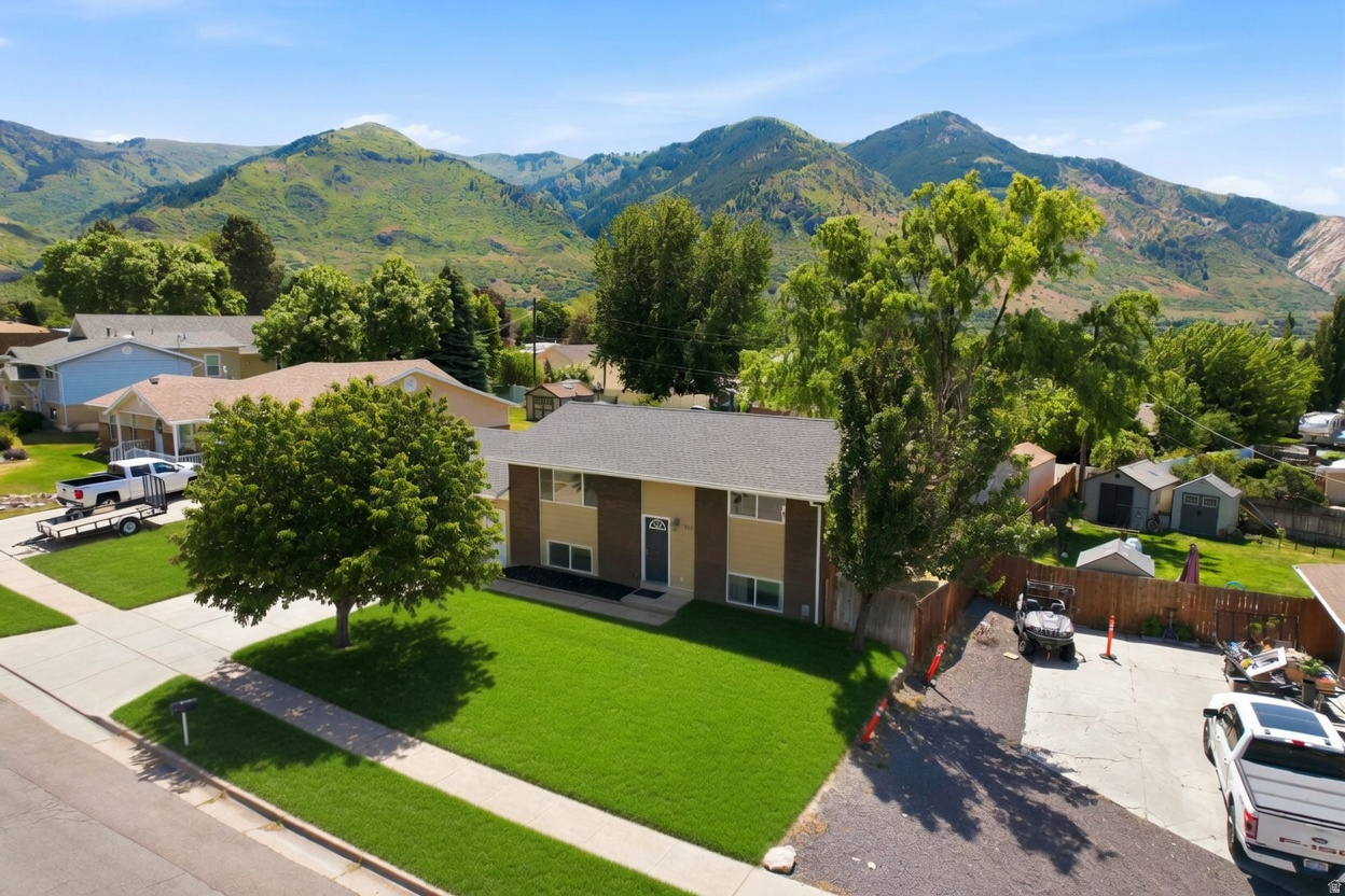 NORTHRIDGE - Residential